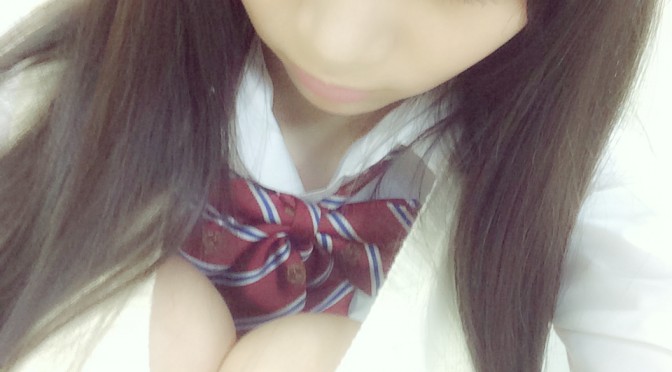 Google+ – 寒くて体操座りしてたらなんかおっぱい大きい人みたいになってた。﻿